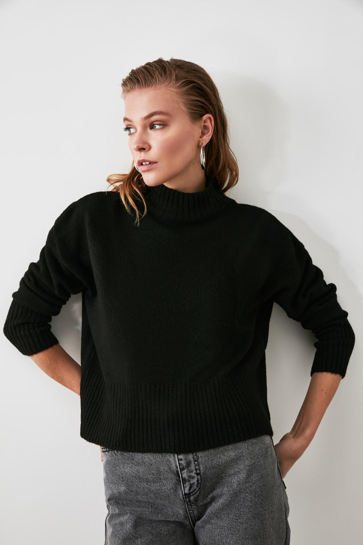 

Sweater - Black - Regular fit