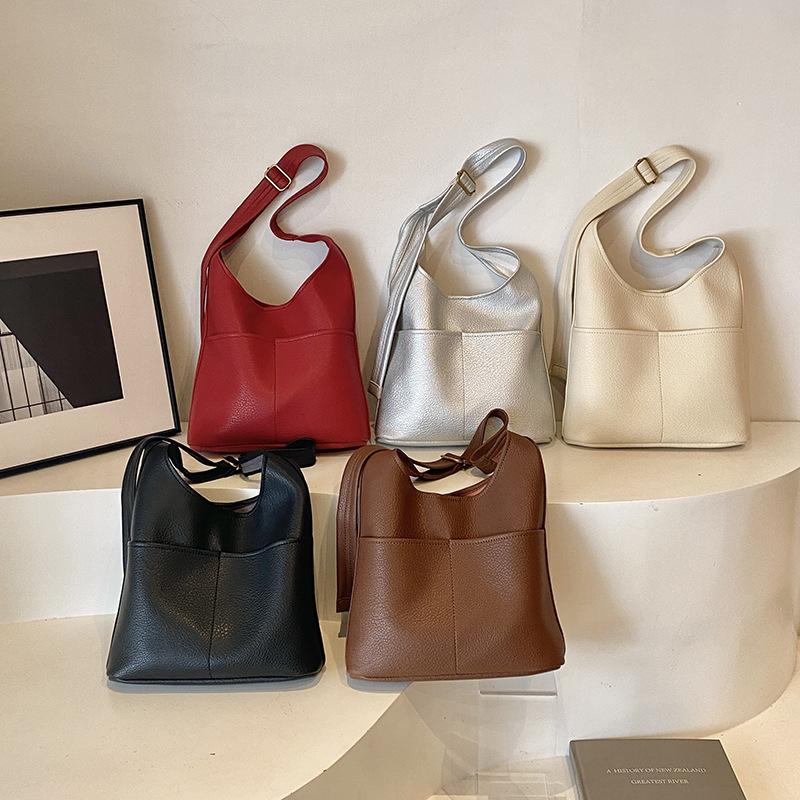 Large-capacity tote bag, new bag, women's commuter oblique span bag, casual and simple shoulder bag.