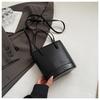 Niche High-End Women's French Luxury Woven Shoulder and Crossbody Bucket Handbag
