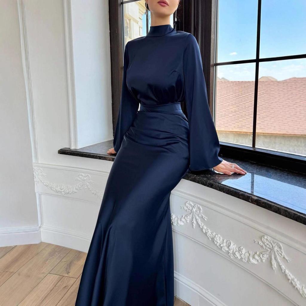 2025 Autumn Women's Retro High-Neck Long Dress with Waist-Cinching Design
