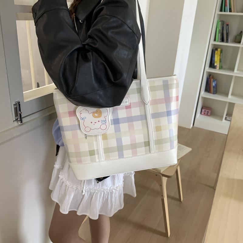 Large Capacity Fresh Plaid Tote Bag Women's New Niche Leisure Shoulder Bag Commuter Class Bag