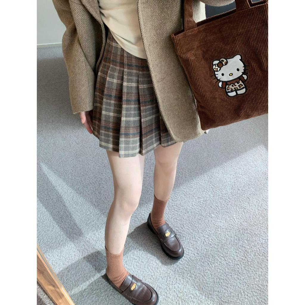 Plus Size High-Waisted Plaid Wool Pleated A-Line Skirt for Women - Thickened, Slimming, Short, Perfect for Spring and Autumn.