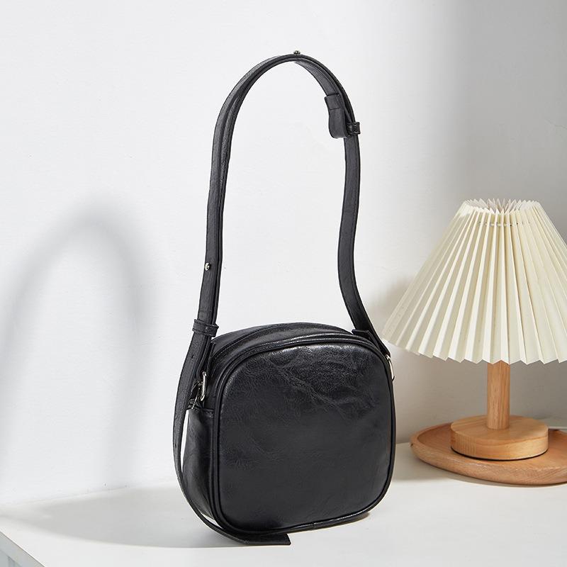 New Fashion Trend Women's Bag Casual Simple Shoulder Bag Retro Women's Simple Messenger Bag Small Square Bag
