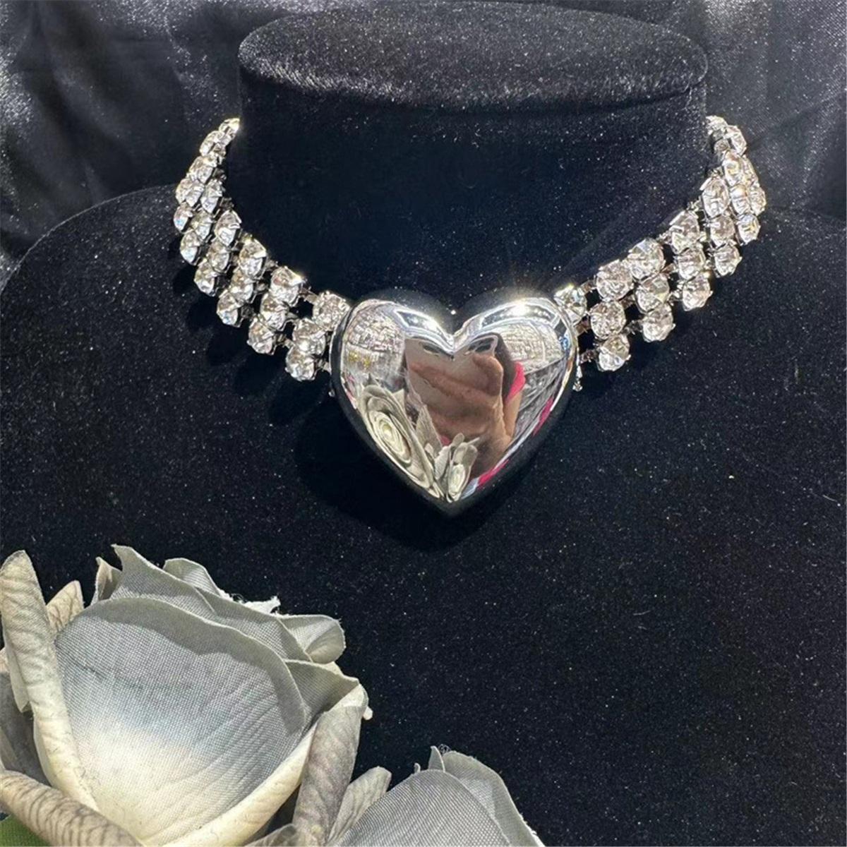 

Tooxika Тяжелый шик и преувеличенное три ряда сверкающих бриллиантов зеркальное ожерелье с большим сердцем легкая роскошь стиль знаменитости цепочка на ключицу серебряный