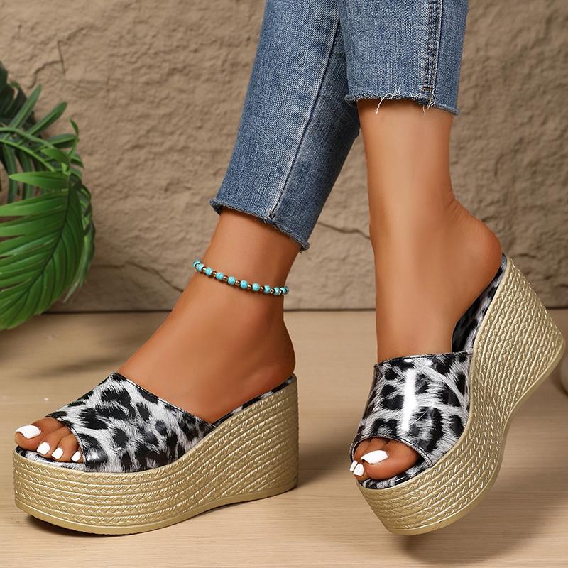 Fashion Large Size Women's Shoes Fashion Leopard Thick Bottom Slippers Open Toe Patent Slides Female 2025 Patchwork Wedge Slippers Mujer