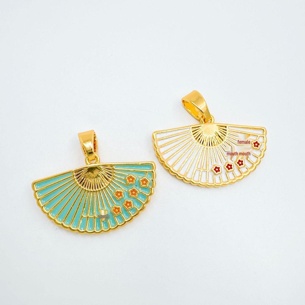 Hot-Selling Enamel Gold-Plated Fan Pendant Necklace - Retro Chinese Style for Women
