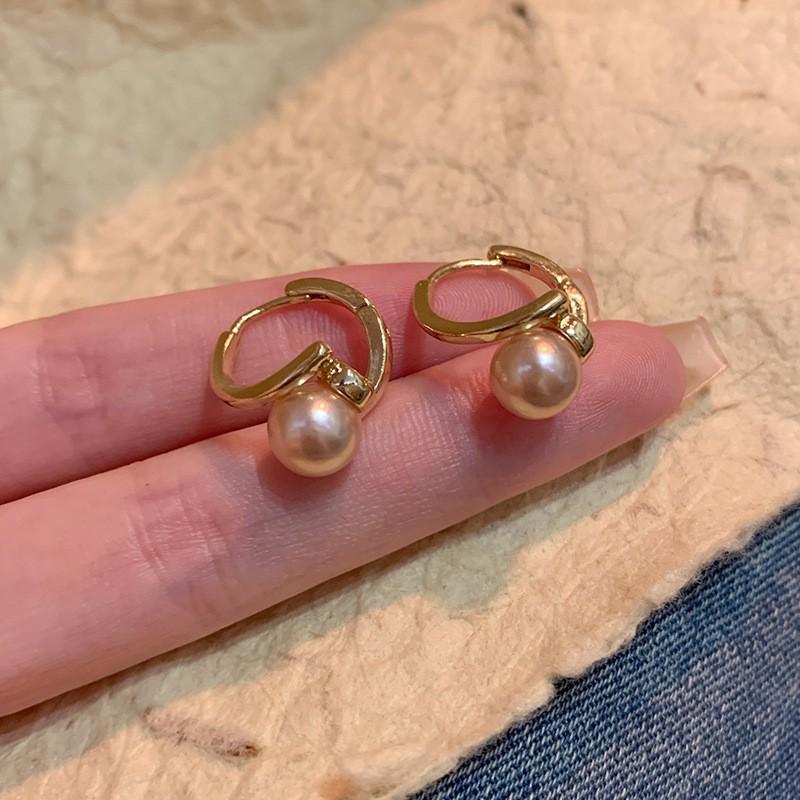 BELLA BOX Korean-style Simple And Elegant Fashionable Champagne Pearl Ear Buckles, A Versatile And Niche Design With A Noble Lady's Style