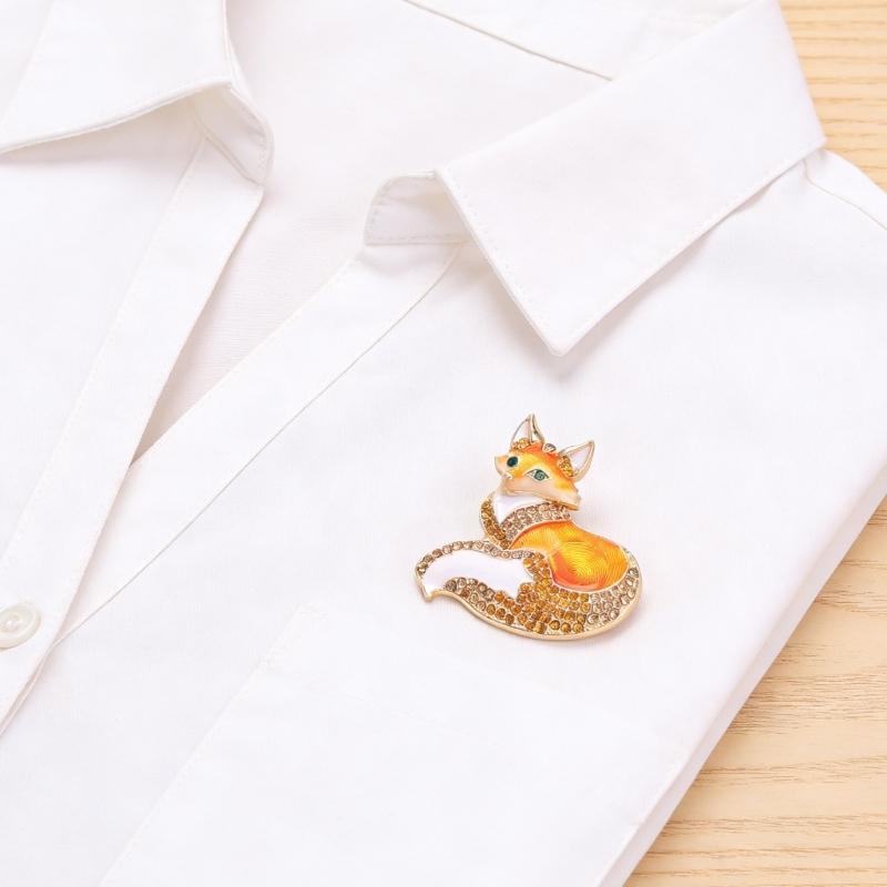 Elegant Enamel Animal Shaped Pin Brooch Including Colorful Rhinestones For Feminine Outfit Enhancement And Gift Giving