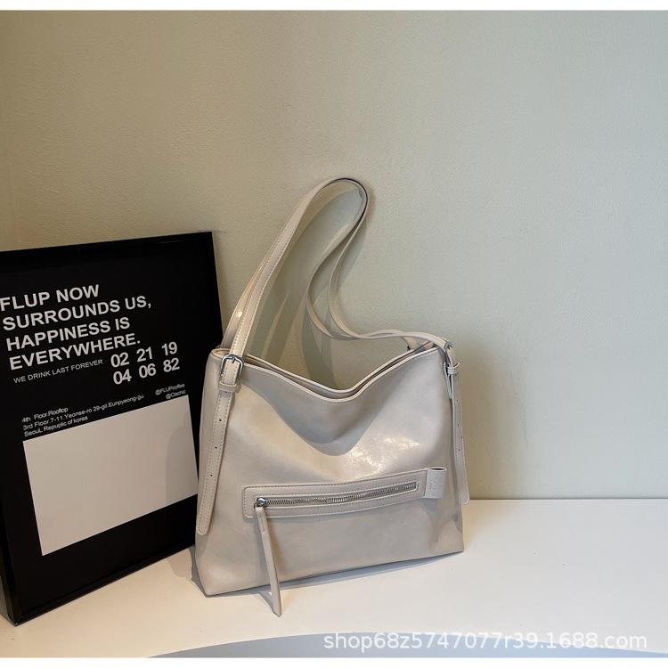 Large capacity new retro fashion versatile casual simple trend texture foreign style commuting shoulder crossbody tote bag