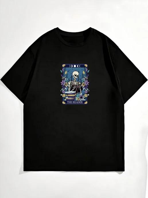 Oversized T-shirt with a book print M