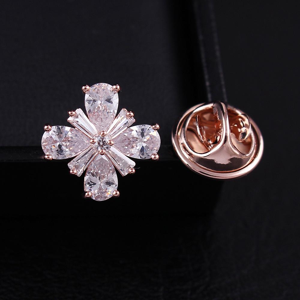 Women s Luxury Crystal Four-Leaf Clover Brooch with Micro-Paved Zirconia Clasp, Korean Style Lapel Pin