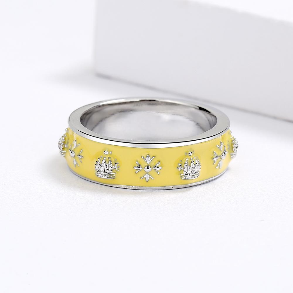Klassischer Nischen-Design-Damenring, modisch, gelb, handgefertigt, Emaille-Schmuck, Kreuz, Wildnis, Kronenmuster, Ring, Jubiläumsschmuck