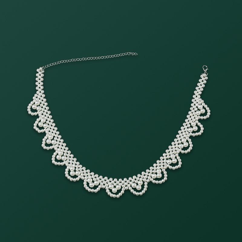 

Pearl Collar Pendant: Handmade Retro Korean Style Short Beaded Chain Necklace for Women