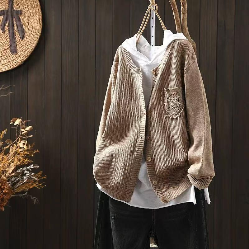 

Johnature Женские винтажные вязаные свитера с длинным рукавом, пэчворк, кружево, карманы, на пуговицах, осенние однотонные свитера One Size легкие хаки