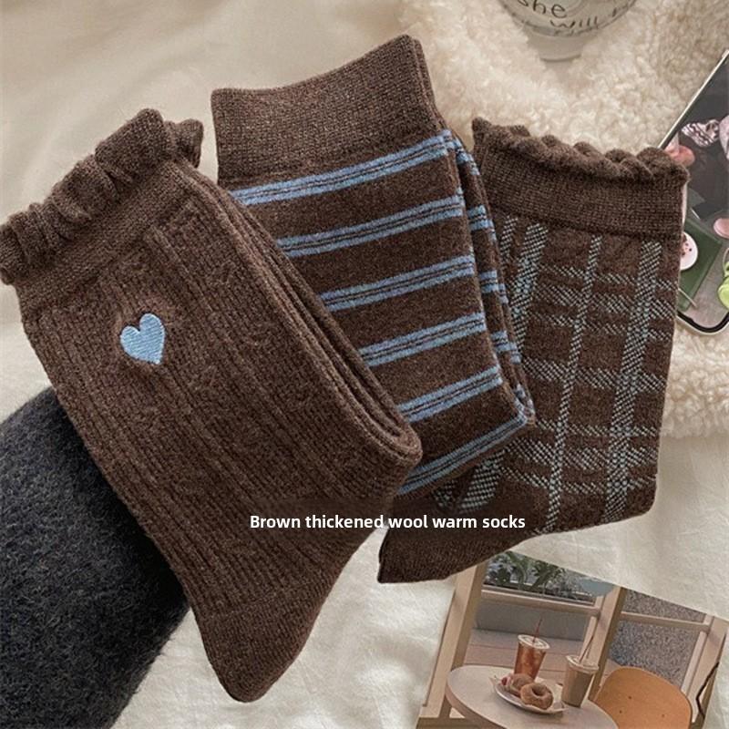 Autumn and Winter Striped Heart-shaped Coffee-colored Wool Socks, Polka Dot Mid-calf, Retro and Versatile, Pile Socks for Women