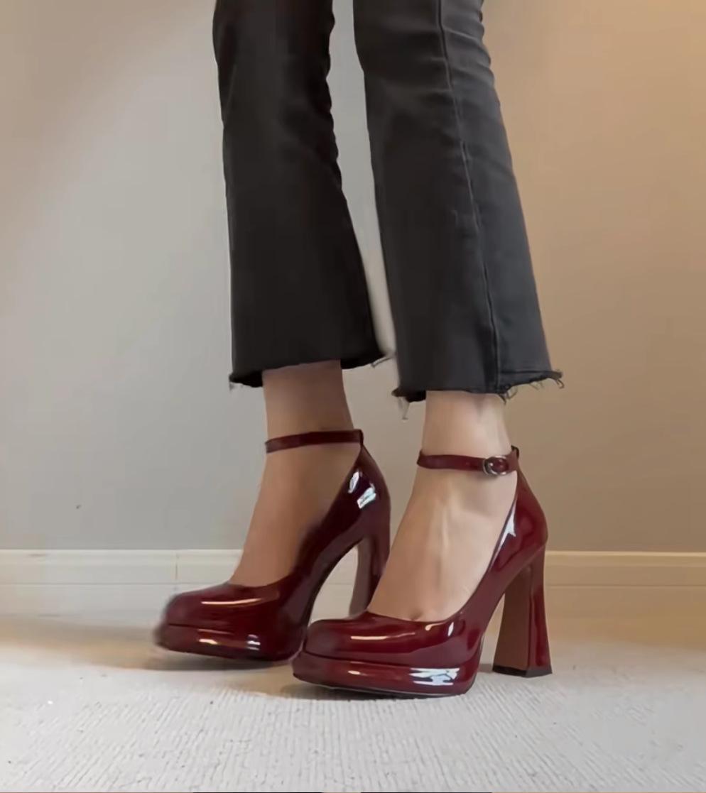 

2025 лето новый толстый каблук мелкий вырез водонепроницаемая платформа темпераментный милый студенческий стиль простые и удобные универсальные туфли на высоком каблуке 40 бордовый