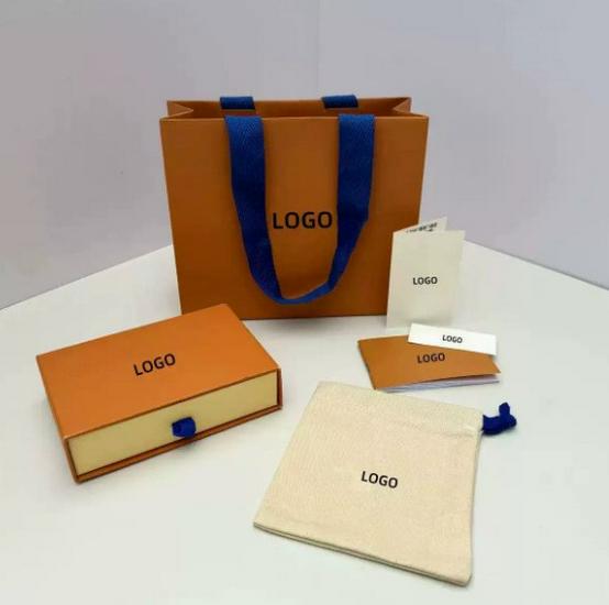 Donkey's Classic Turquoise Pendant Necklace: Trendy Unisex Clavicle Chain for Couples