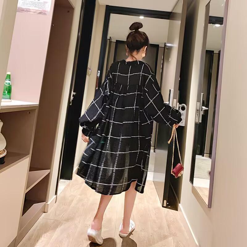 Dongdaemun Women's Summer Plaid Shirt: Lightweight, UV-Protective, Loose-Fit Medium & Long Sleeves.