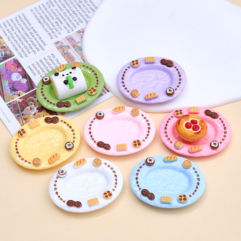 Duży Wielokolorowy Zestaw Ozdób Kreskówkowych DIY z Żywicy