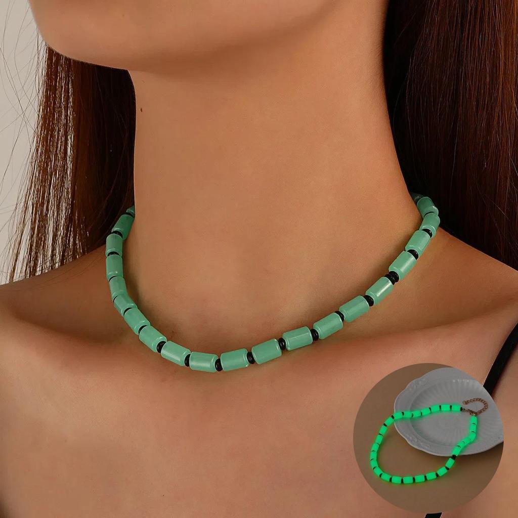 Exaggerated Heart Pearl Necklace with Irregular Hollow Design for Women