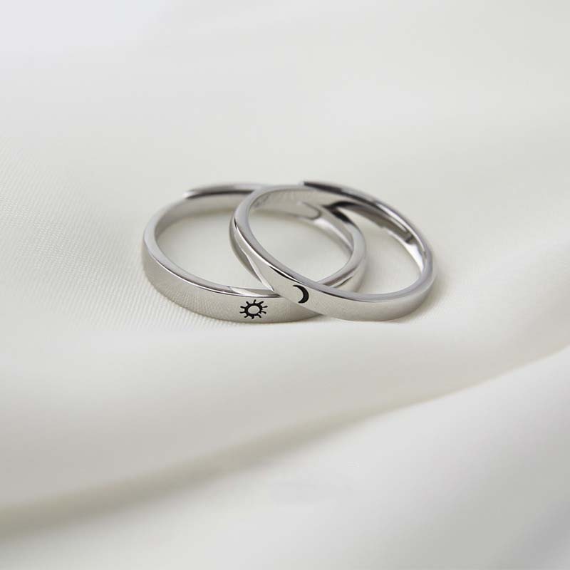 2Pcs Sliver Color Sun Moon Couple Rings for Women Men Simple Heart Matching Open Adjustable Finger Ring Set Wedding Jewelry Gift
