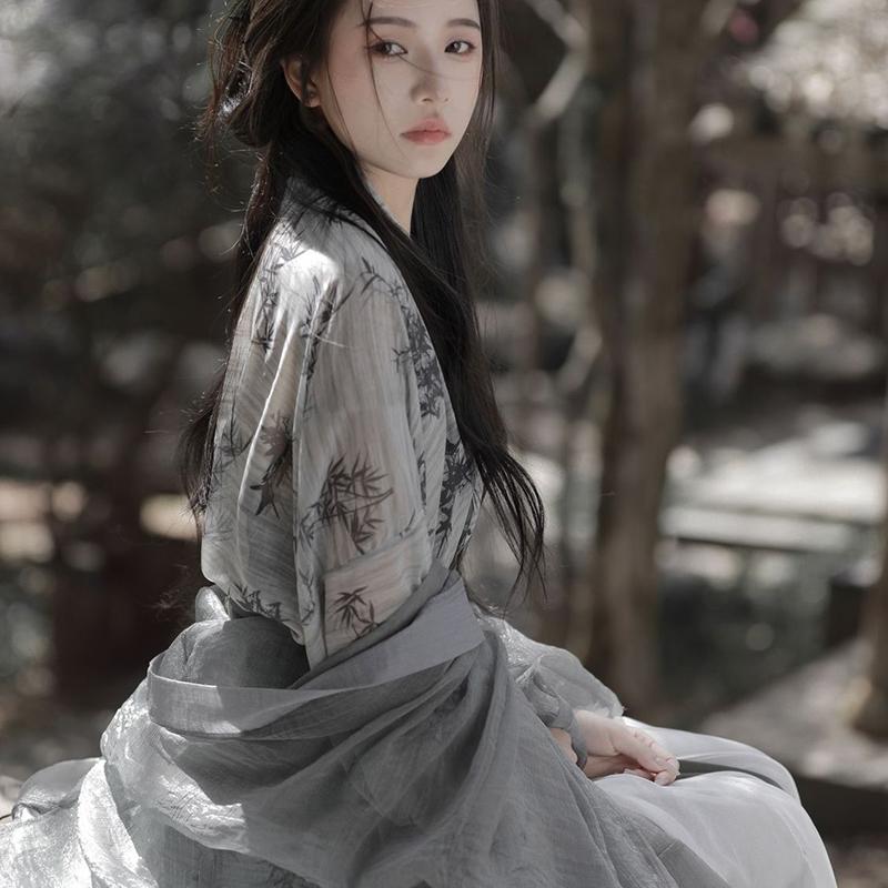 Vêtements pour femmes de Style chinois Wei et Jin, robe Hanfu grise à imprimé feuilles de bambou, à col croisé