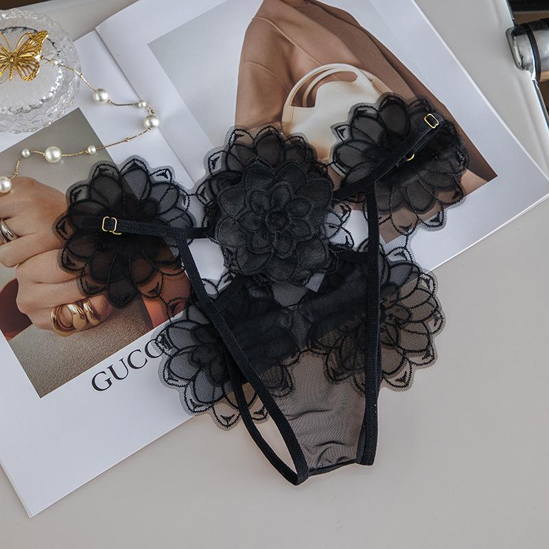 Lady Summer Sexy Hollow Out Seduction Pure Want Flower Embroidery Open File Thong Underwear