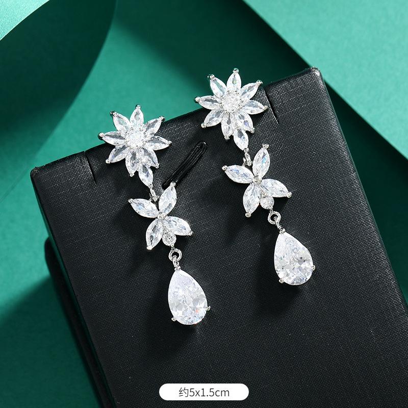 Niche Design High-end Zircon Stud Earrings Crystal Fringed Earrings High-end Temperament Exquisite Long Women's Earrings Earrings
