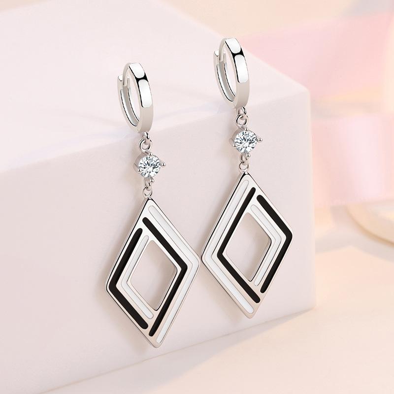 925 Sterling Silver Claws Stud Earrings with Crystal AAA CZ Stone Modern Design Fashion Versatile Accessories Women Jewelry