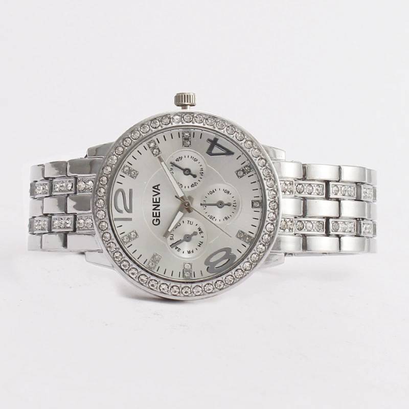 Fashion Womens Quartz Watch With Diamond Accents 24h Calendar Waterproof For Gift