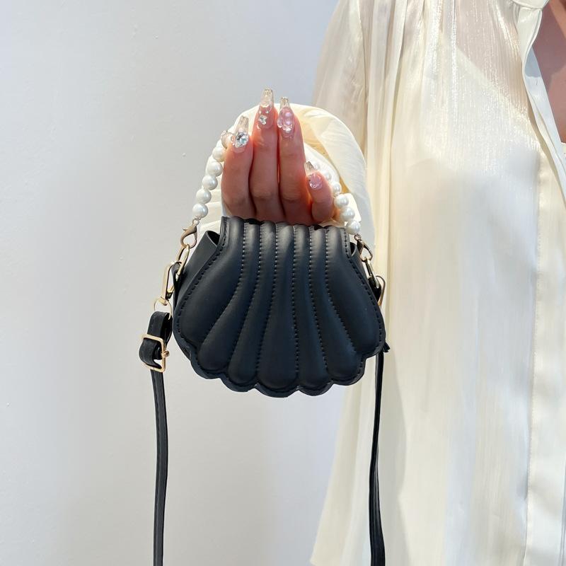 Beautiful Bag Women 2025 New Fashion Shoulder Bag Simple Messenger Bag Shell Bag