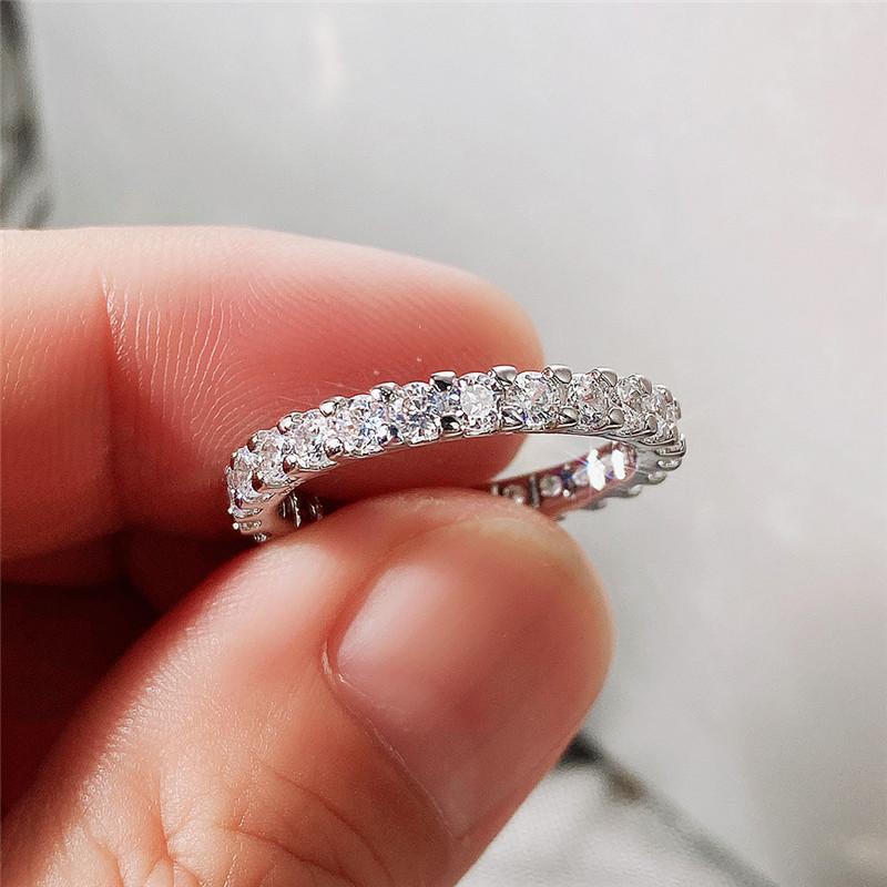Geometric Plain Ring with Zircon Inlay Design, Versatile and Sophisticated Niche Index Finger Ring