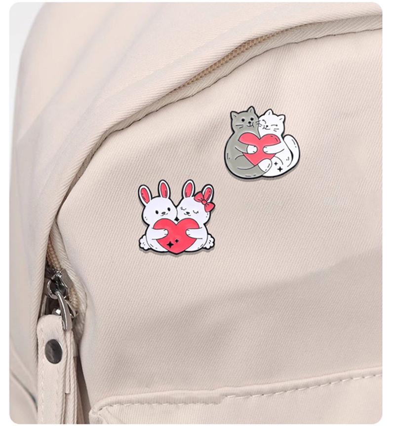 4PCS Cartoon Animal Heart Lovers Enamel Pin Creative Penguin Cat Rabbit Fox Metal Brooch Badge Backpack Clothing Hat Accessories