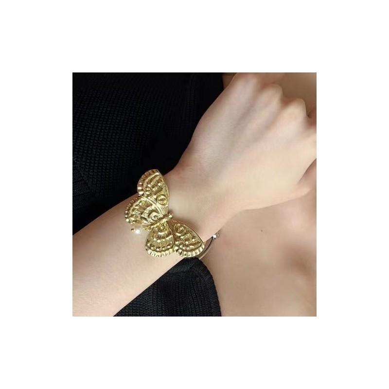 High-quality Black Leather Bracelet For Women With Intricate Embossed Patterns