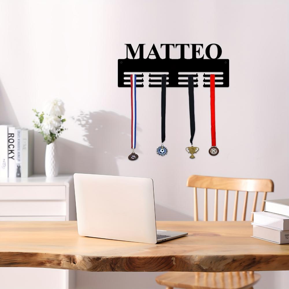 Benutzerdefinierter Metallmedaillenhalter Wandhalter Display Personalisierter Namens-Auszeichnungshaken für Zuhause Schlafzimmer Thanksgiving Dekor
