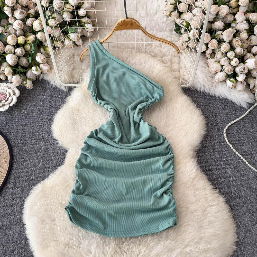 A Slanted Collar Dress for Spring Slimming and Shaping Women's Wear