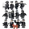 12 Schwarze Minifiguren Swat Puppe M8002 Kleines Bausteinspielzeug Zubehör Waffe Hund Schild Montage