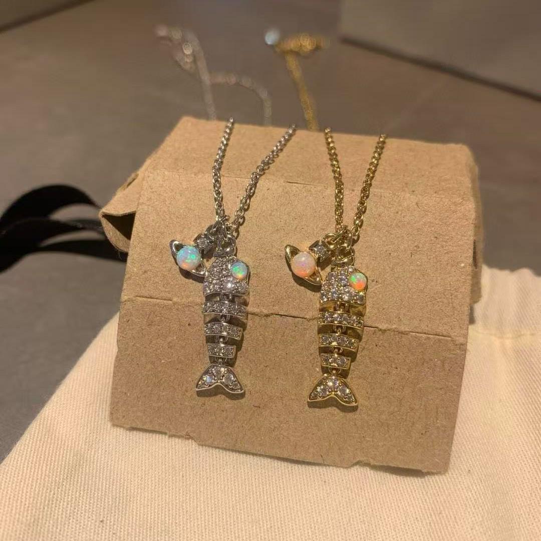 

Позолоченное 18-каратным золотом стерлинговое серебро 925 пробы колье «Сатурн» с плетением «рыбья кость» и полностью инкрустированное бриллиантами Platinum Color