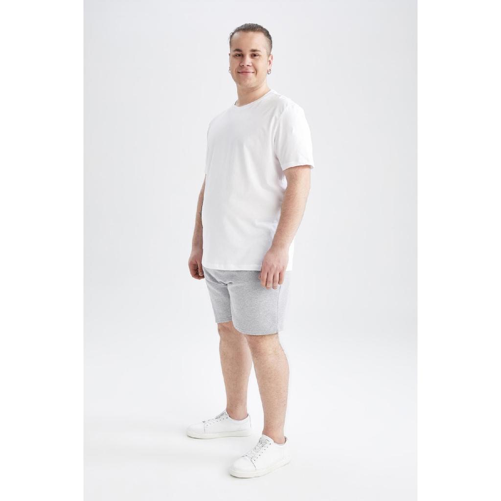 Kurz geschnittene Slim-Fit-Shorts