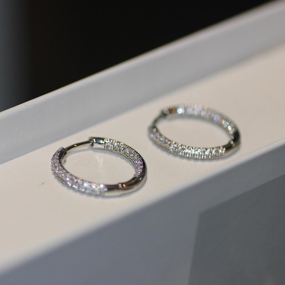 High-Quality Diamond Paved Hoop Earrings – Small, Niche, Luxury Feel Ear Jewelry