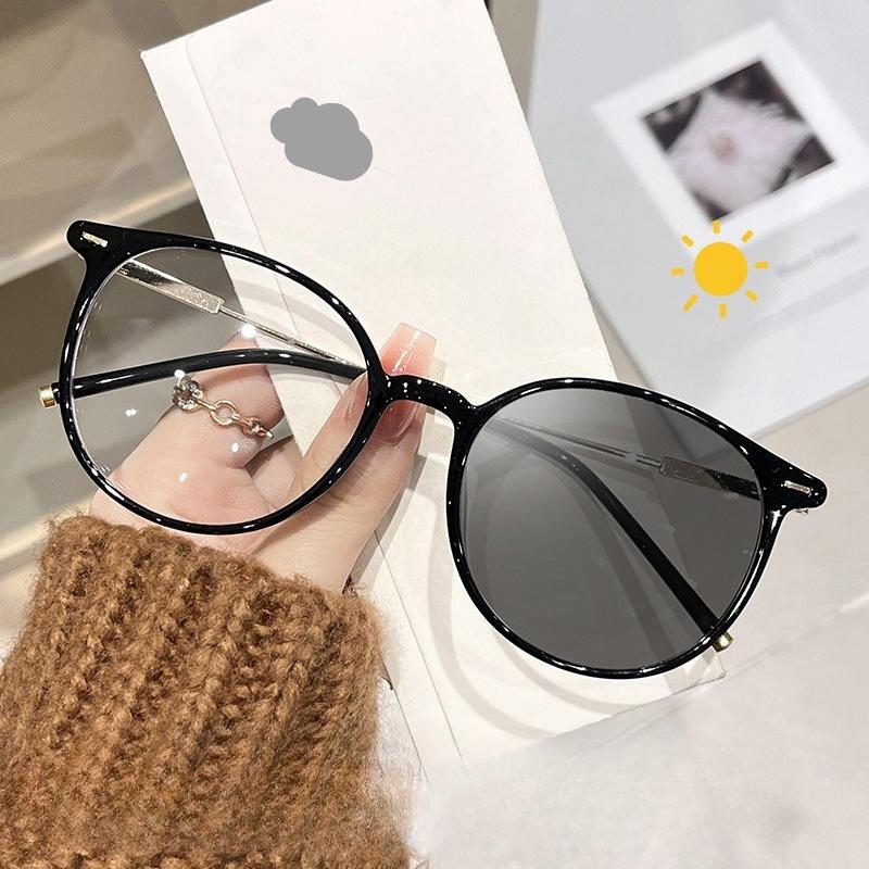 2026 New Fashionable HD Photochromic Women's Myopia Glasses Ultra Light Neutral High Quality Versatile Anti Blue Light Glasses