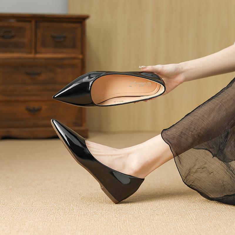 D867-1 inner height-increasing flat shoes pointed head shallow mouth professional single shoes women's work is not tired feet advanced sense versatil