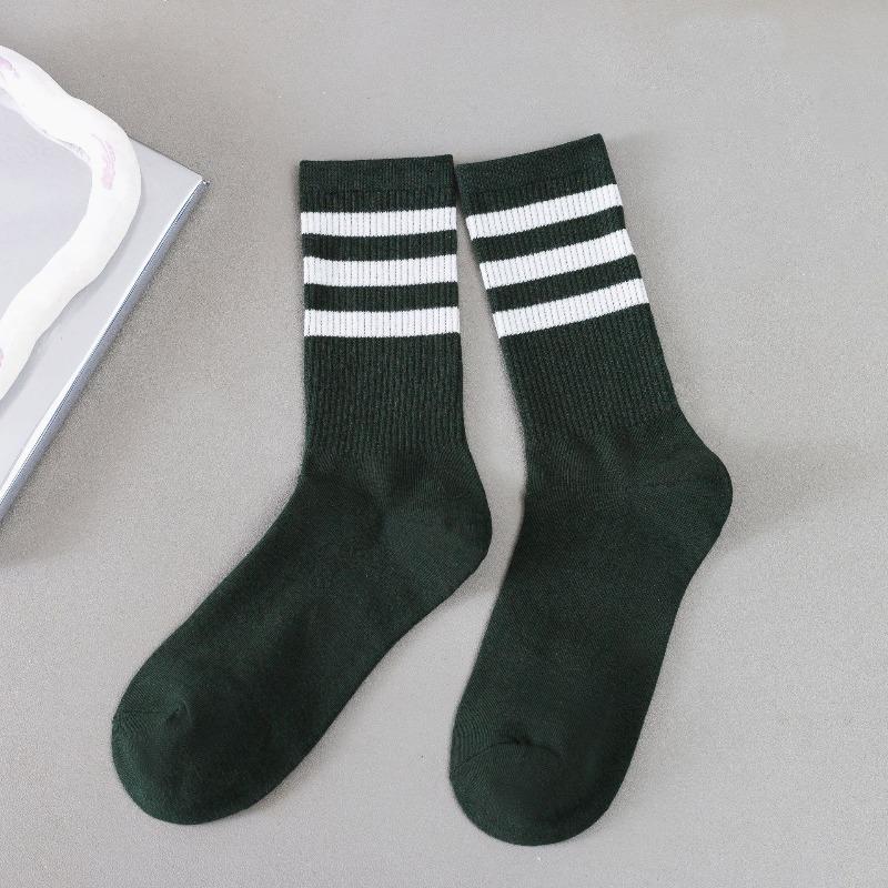 

Носки в стиле колледжа для женщин, осенне-зимние полосатые спортивные носки до середины икры, модные и универсальные длинные хлопковые носки 1 pair армия зеленый