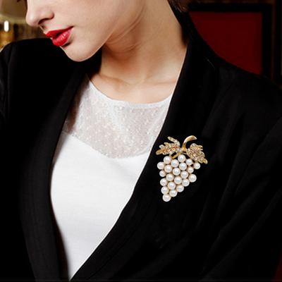 Traubenform Perle Strass Einlegearbeit Damen Brosche Anstecknadel Kragen Revers Abzeichen