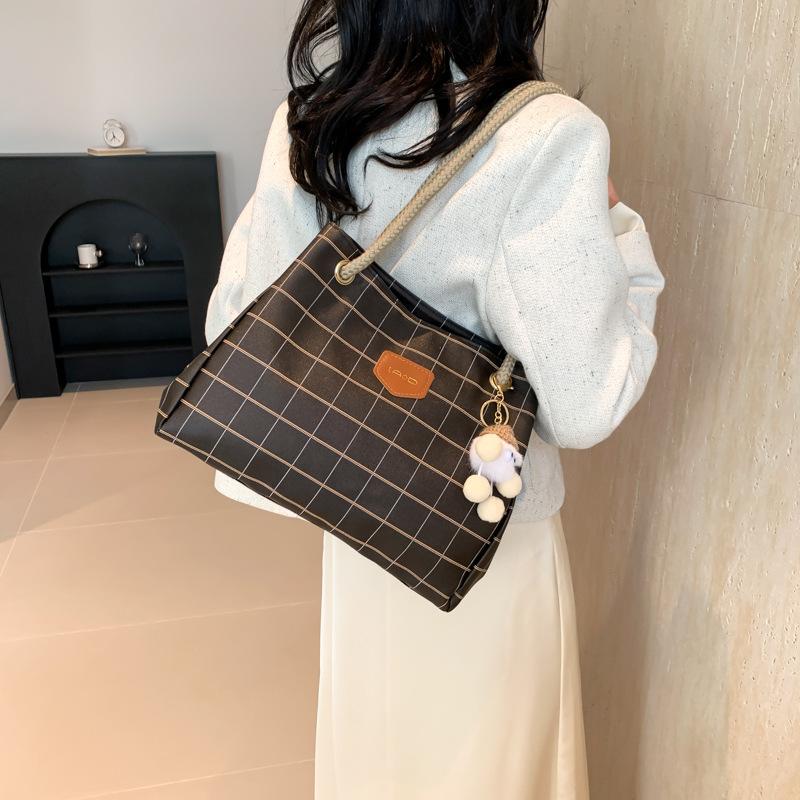 Niche Korean Style Handbag Casual Commuter Shoulder Bag Women's Big Bag New Fashion Women's Crossbody Canvas Tote Bag