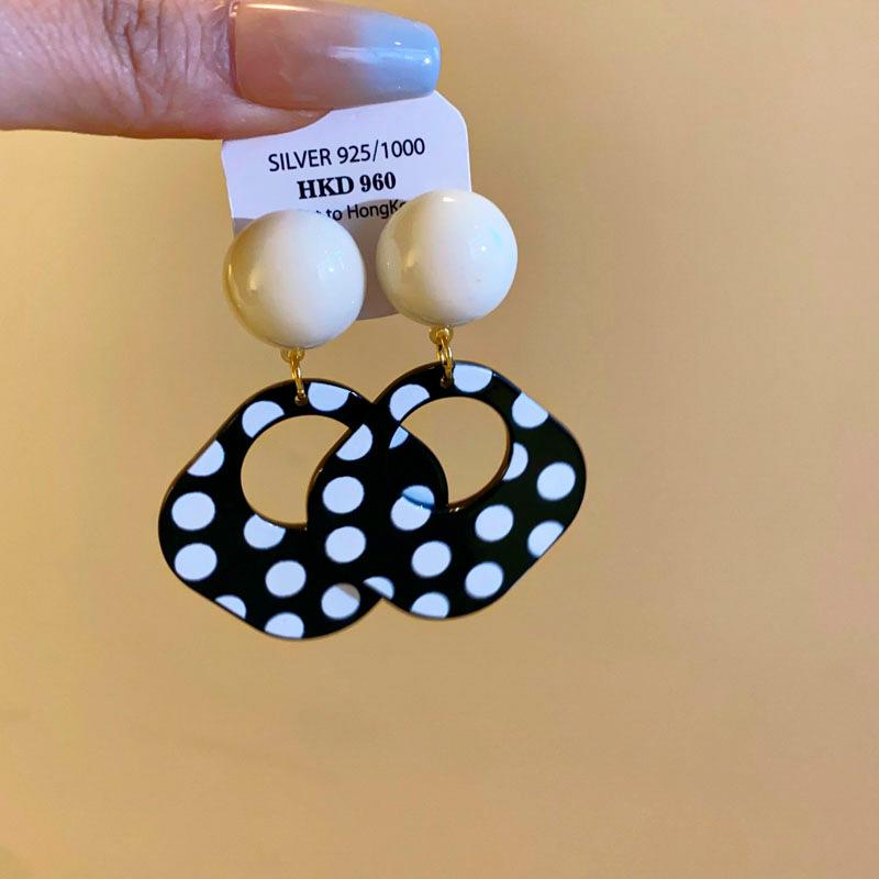 Silver needle simple geometric polka dot earrings Korean high-end temperament earrings personalized fashion new earrings women