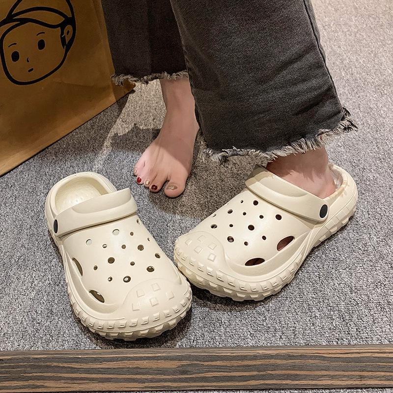 Thick-soled hole shoes, non-slip and breathable slippers, fashionable soft-soled comfortable beach sandals for summer wear