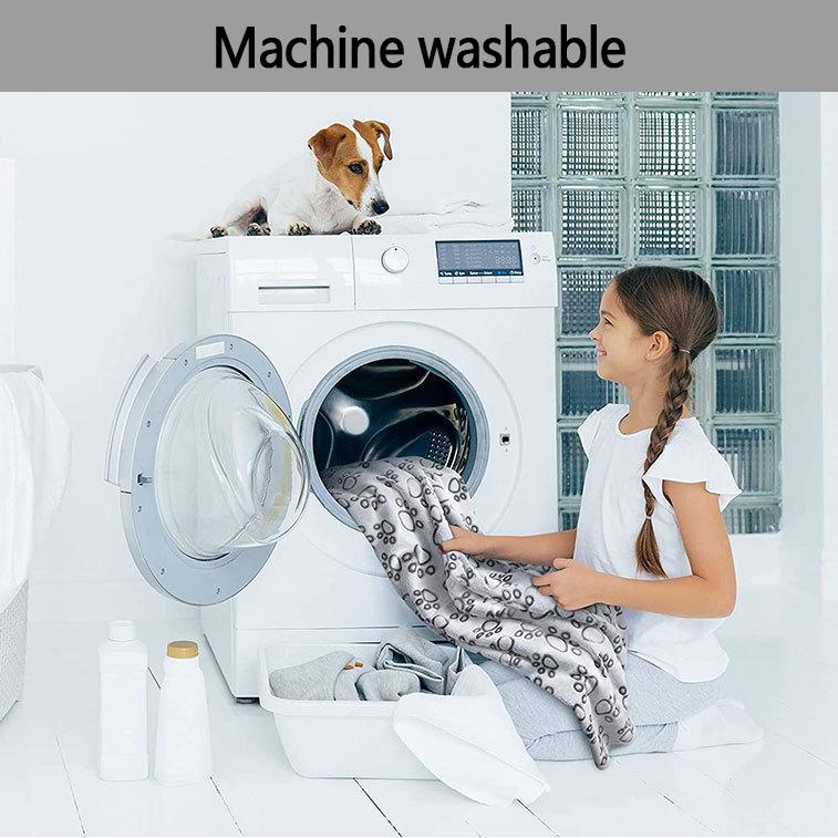 Super Soft Fluffy Pet Blanket - Premium Fleece Mat for Cats & Dogs, Footprint Pattern, Fuzzy Comfort for Beds, Crates & Lounging