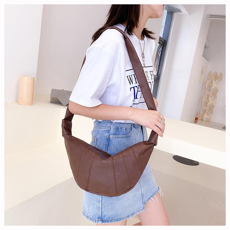 New Retro One-shoulder Crossbody Waist Bag Korean Version Simple PU Large Capacity Croissant Chest Bag
