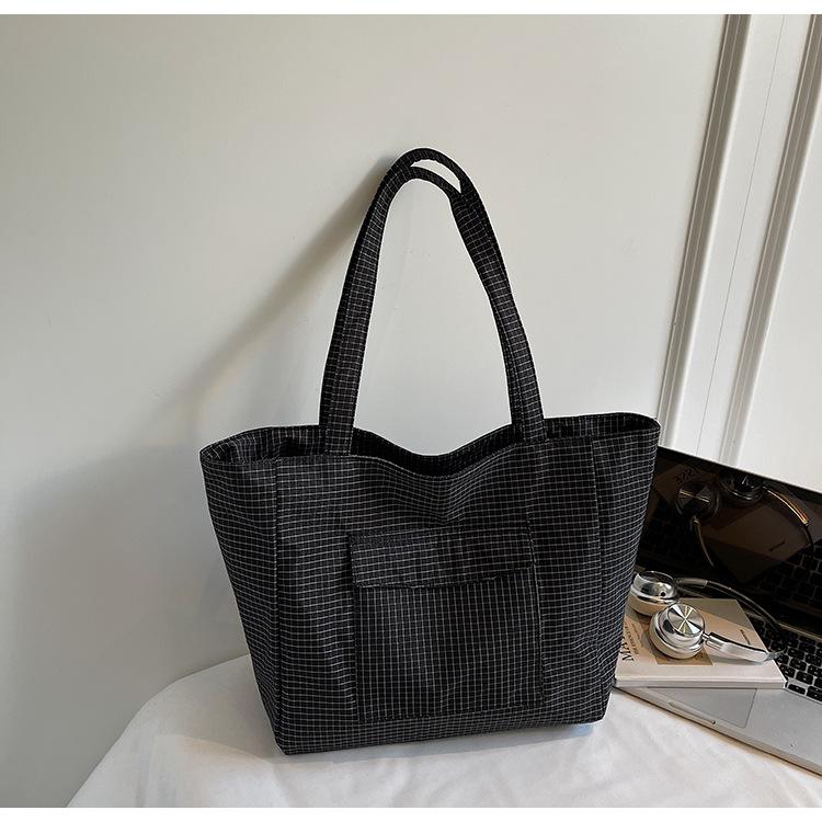 

Большая сумка из ткани Оксфорд женская 2025 осень и зима новая корейская версия клетчатая сумка-тоут большой вместимости модная плечевая сумка чёрный